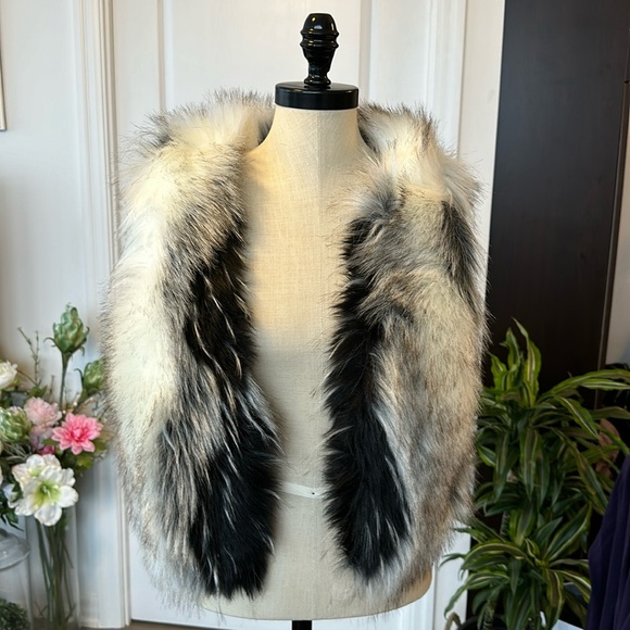Faux Fur Vest - Picture 1 of 1
